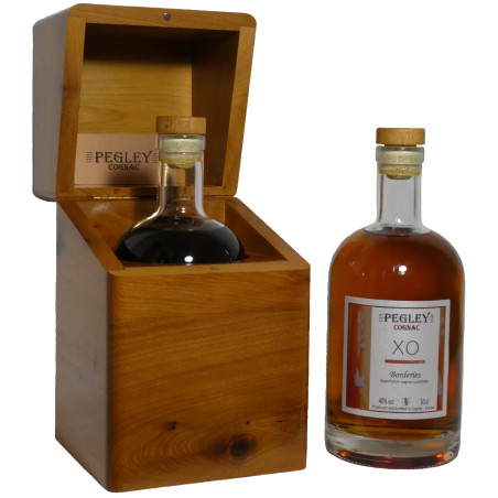 Cognac PEGLEY "Cannelle" XO Borderies : Coffret individuel en bois
